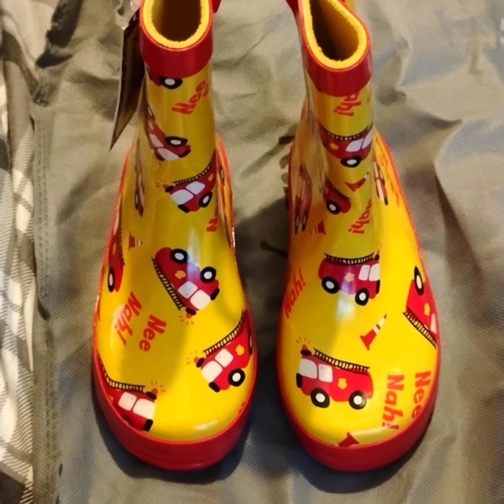 KushyShoo Kids Rain Boots